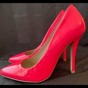 Size 8 hot pink Steve Madden heels